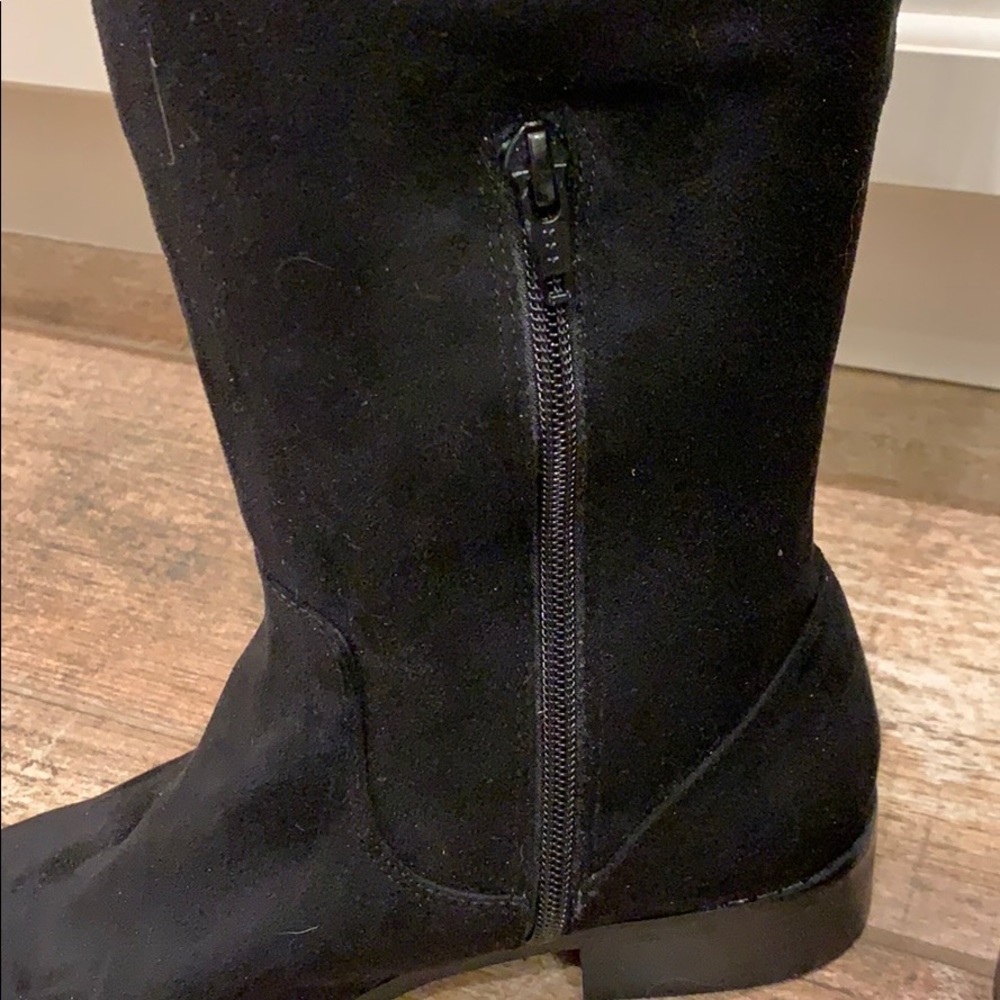 Boots - Picture 4 of 5